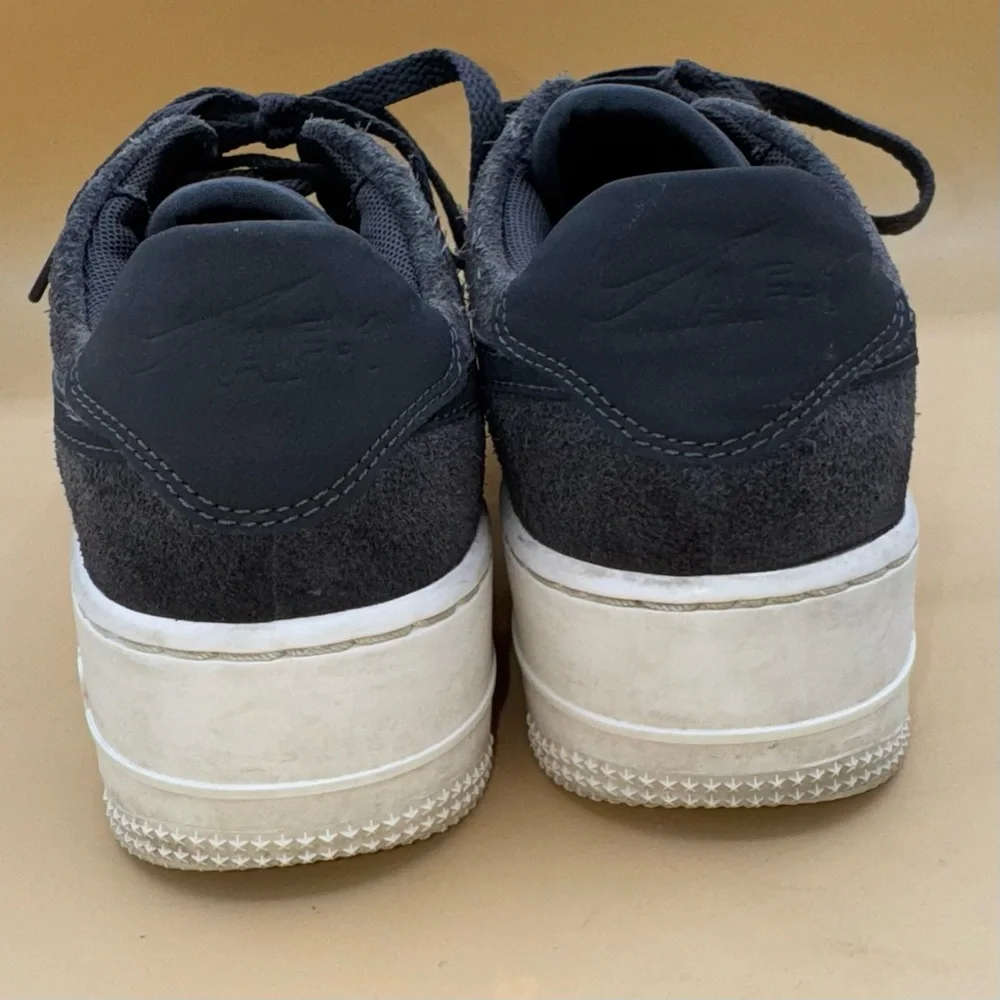 Nike Air Force 1 Sage Low Dark‎ Gray Suede Women's Sneakers, Size 7, EUC